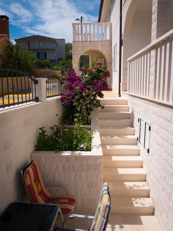 Take It Easy Apartments Slatine Exterior foto